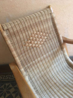 Fauteuil Bauhaus, osier tressé, made in Germany, contemporain des années 1930, par Erich Dieckmann, considéré comme l’un des designers de meubles les plus importants du mouvement Bauhaus. Excellent état. Dimensions : H 75 cm, L 56 cm, P 65 cm.