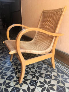 Fauteuil Bauhaus, osier tressé, made in Germany, contemporain des années 1930, par Erich Dieckmann, considéré comme l’un des designers de meubles les plus importants du mouvement Bauhaus. Excellent état. Dimensions : H 75 cm, L 56 cm, P 65 cm.