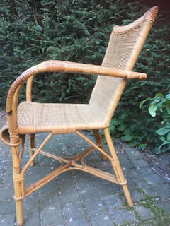 Fauteuil tressage osier, structure bambou, idéal pour jardin ou véranda, dimensions : H assise 44, H dossier 80, L assise 43 avec accotoirs 61, P 40.