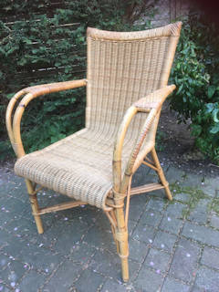 Fauteuil tressage osier, structure bambou, idéal pour jardin ou véranda, dimensions : H assise 44, H dossier 80, L assise 43 avec accotoirs 61, P 40.