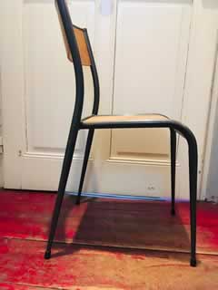 Lot de 4 chaises Mullca 510, pieds fuseaux en acier tubulaire, très élégantes, assise et dossier en bois.