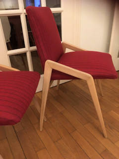 Paire de chaises de salon ou salle à manger, rénovées, structure bois, pieds compas, tissu haut de gamme, prix à l’unité.
