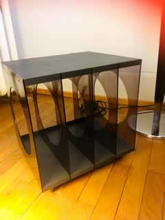 Range disque vinyle, rangement mobile sur roulettes, en Plexiglas et plastique, 4 compartiments, H 41cm, P 33cm, L 39,5cm.