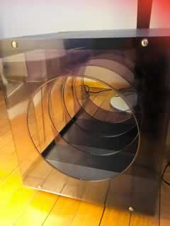 Range disque vinyle, rangement mobile sur roulettes, en Plexiglas et plastique, 4 compartiments, H 41cm, P 33cm, L 39,5cm.