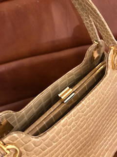 Sac à main style Kelly, vendu.