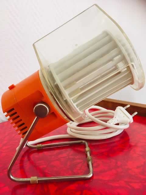 Ventilateur «Kalorik », petit ventilateur de table, type 5830 by AKA ventilator, sans pales, deux vitesses possibles, orange vintage, dim: 20.