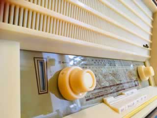 Blaupunkt Sultan 21100 - Dimensions L.H.P. 470 x 325 x 220 m - Année 1961/1962 - Restaurée et en fonctionnement. Equipement Bluetooth possible (vendu séparément).
