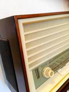 Blaupunkt Sultan 21100 - Dimensions L.H.P. 470 x 325 x 220 m - Année 1961/1962 - Restaurée et en fonctionnement. Equipement Bluetooth possible (vendu séparément).