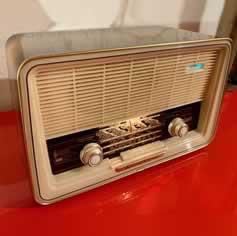 Radio TSF Graetz Komtess 611 VOLLSUPER, restaurée, année : 1958-1959.