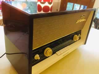 Radio modèle B5X22A, restaurée, années 1962–1963.