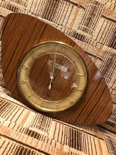 Horloge Kiplé, support Formica, testée en fonctionnement, parfaitement à l’heure, système Quartz à pile.
