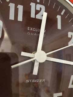 Horloge murale Staiger, en céramique, made in Germany, 70’, en parfait état de fonctionnement, mécanisme horloge à quartz.