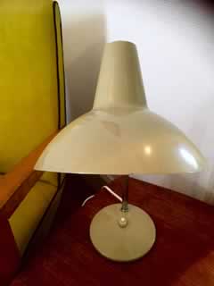 Lampe à poser, de bureau ou de chevet, métal beige, flexible H moyenne 38cm, Ø abat-jour 17,5cm, Ø socle 13cm.