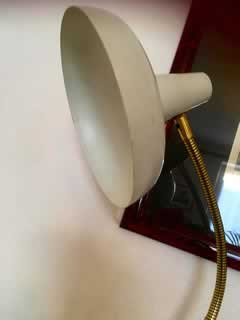 Lampe à poser, style industriel, lampe de bureau, métal gris, flexible, H moyenne 53cm, Ø abat-jour 20cm, Ø socle 15cm.