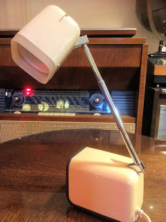 Lampe télescopique Kreo-Lite hiscope, made in Japan, vintage, modèle Na-719, deux intensités d’éclairage, dimensions pliée: L 19 cm, l 8 cm, H 9 cm.