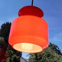 Suspension années 70 opaline orange.