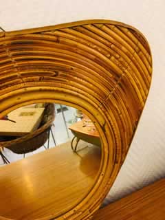 Miroir bambou triangulaire, année 50', H 37cm, l 37cm.