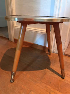 Porte plante carré, formica noir et blanc.