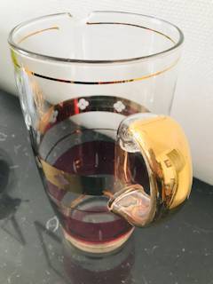 Belle cruche à eau ou orangeade, délicat décor doré et rosé, dimensions: H 24 cm, diamètre 12.