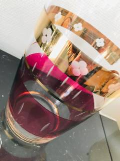 Belle cruche à eau ou orangeade, délicat décor doré et rosé, dimensions: H 24 cm, diamètre 12.