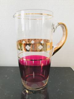 Belle cruche à eau ou orangeade, délicat décor doré et rosé, dimensions: H 24 cm, diamètre 12.