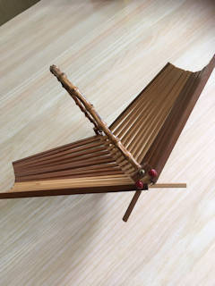 Corbeille pliable à fruits, bambou et bois, dimensions : L 32, l 26, H avec anse 22.