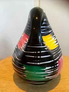 Pichet en céramique, origine Allemagne de l’Est, dimensions : hauteur 17cm, Ø 13cm.