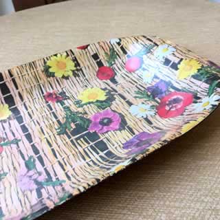 Petit plateau de service ovale, en Formica, dim L 31 ; l 18.
