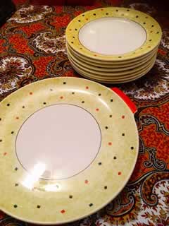 Service à dessert Villeroy et Boch, modèle IRÈNE, 8 assiettes et 1 plat, en très bon état.