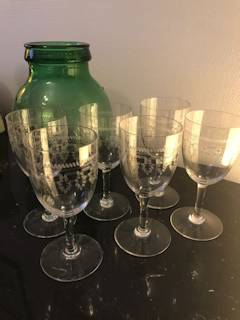 Set de 6 verres à pied, en cristal taillé et ciselé, début du siècle dernier.